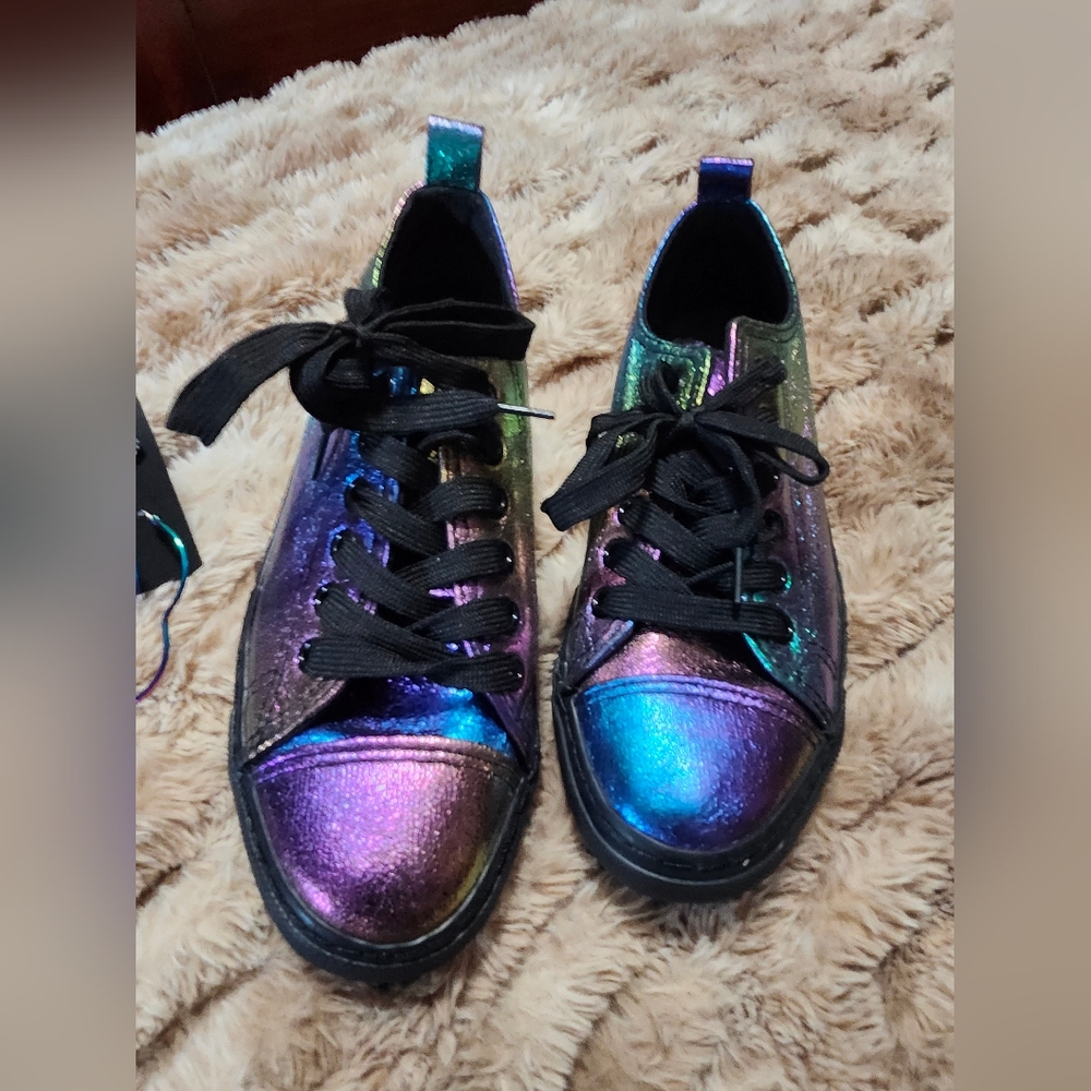 Shoes - Picture 3 of 5